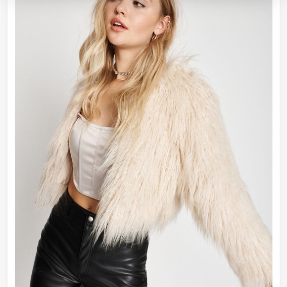 Shaggy faux fur cropped coat - Picture 2 of 8